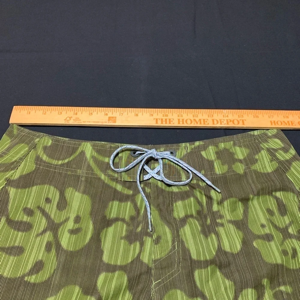 Columbia Men's 34 Tropical Floral Unlined Board Shorts Swim Trunks